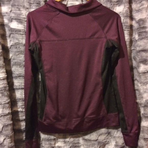 😍 PINK VS Ultimate athletic top size XS. - Picture 3 of 3